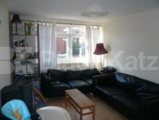 			2 Bedroom, 1 bath, 1 reception Flat			 Birchington Road, CROUCH END N8